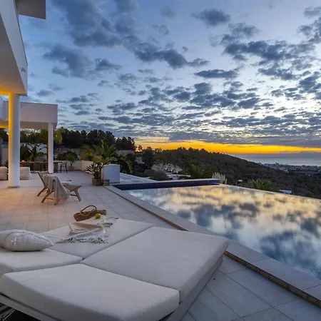 Amanecer By Abahana Luxe Villa *